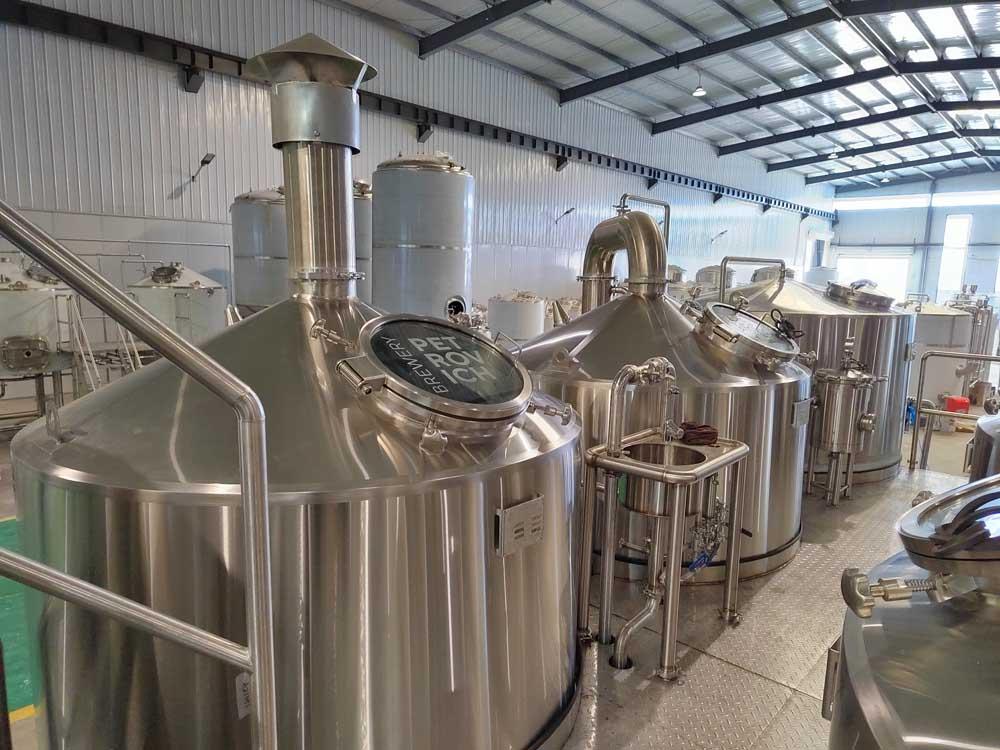 <b>2500L Stainless steel brewhouse</b>
